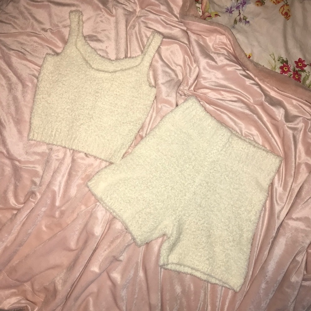 NWOT SKIMS cozy collection set